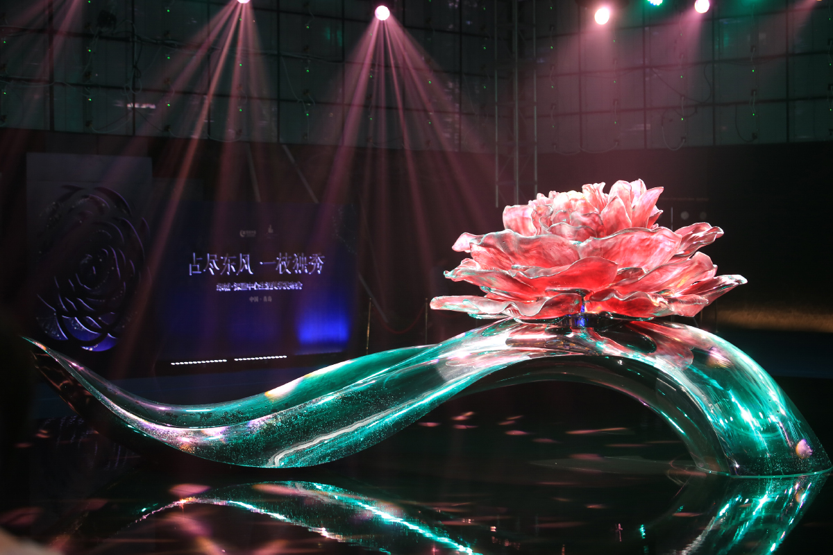瑠璃置物。玄武文。美品。2005年作品。琉璃工坊。美術品。自家藏出。 琉璃史上的第一篇！ – 琉璃工房(香港)